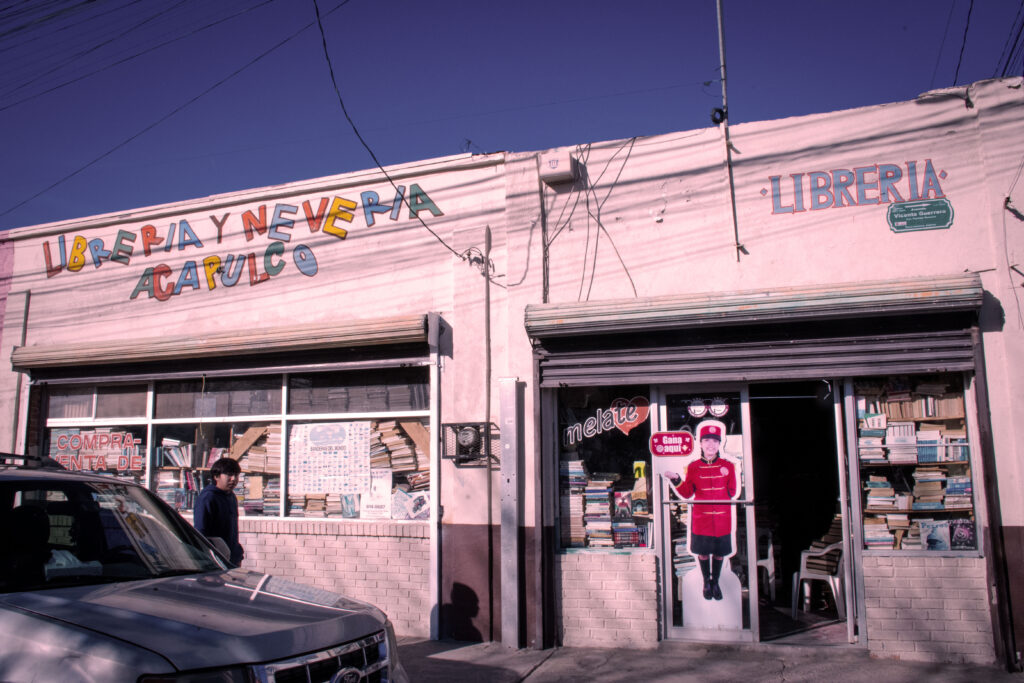 8-1024x683 Te presentamos: librerías que deberías visitar