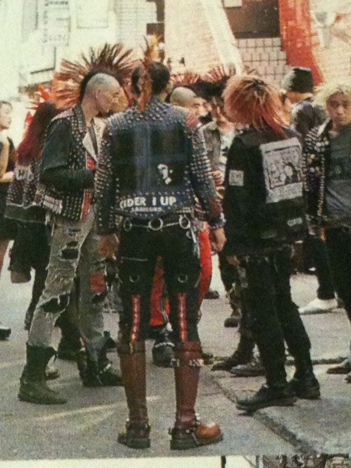 1_fLkWE-8lhi9ZOkZ8L6yaOw Vestir la contracultura: ¿La moda como postura política?